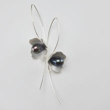 Load image into Gallery viewer, Dogwood Maya Earrings